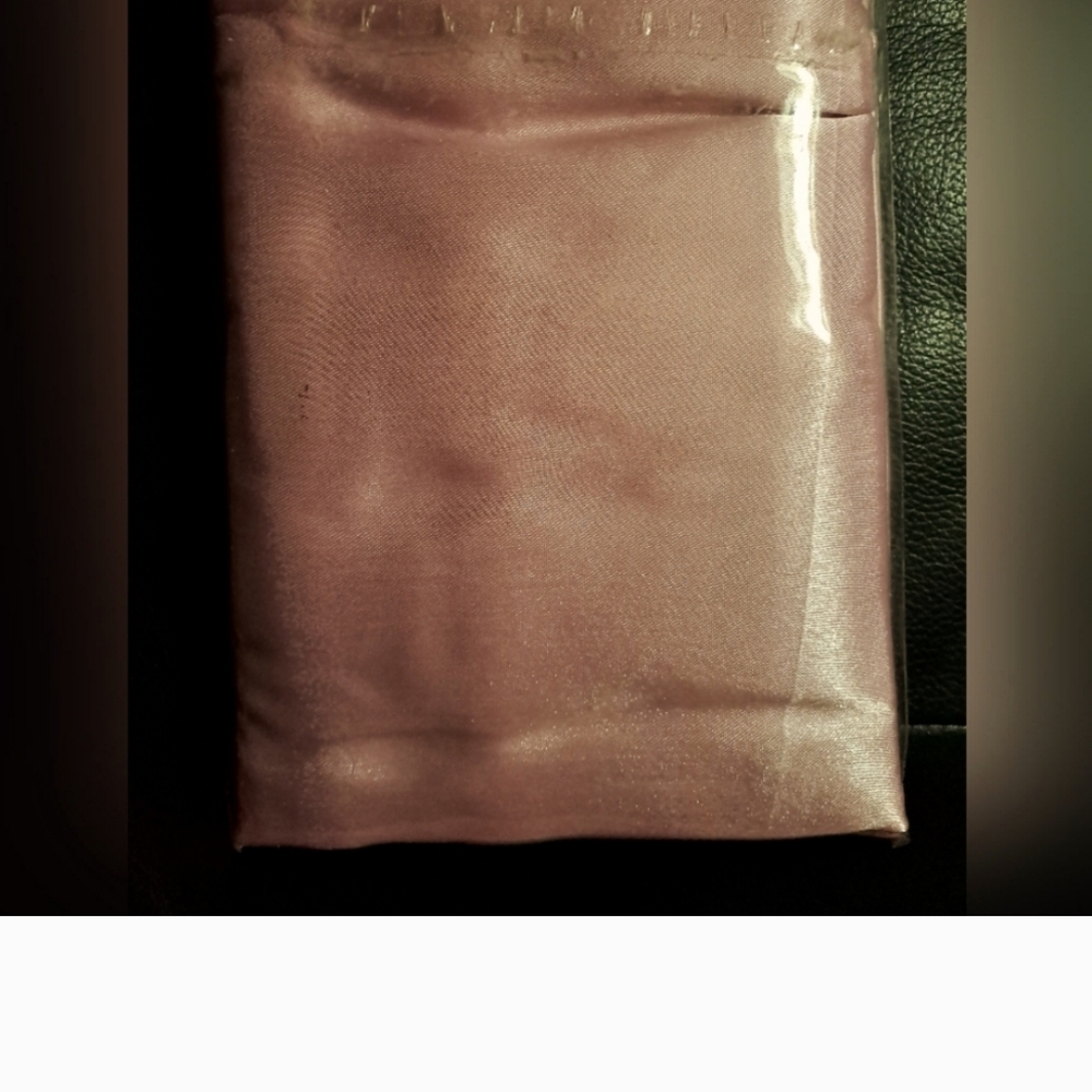 New KING SIZE Pink Silky Satiny  Pillowcases, Set Of 2 In Pkg SEE ALL PICS